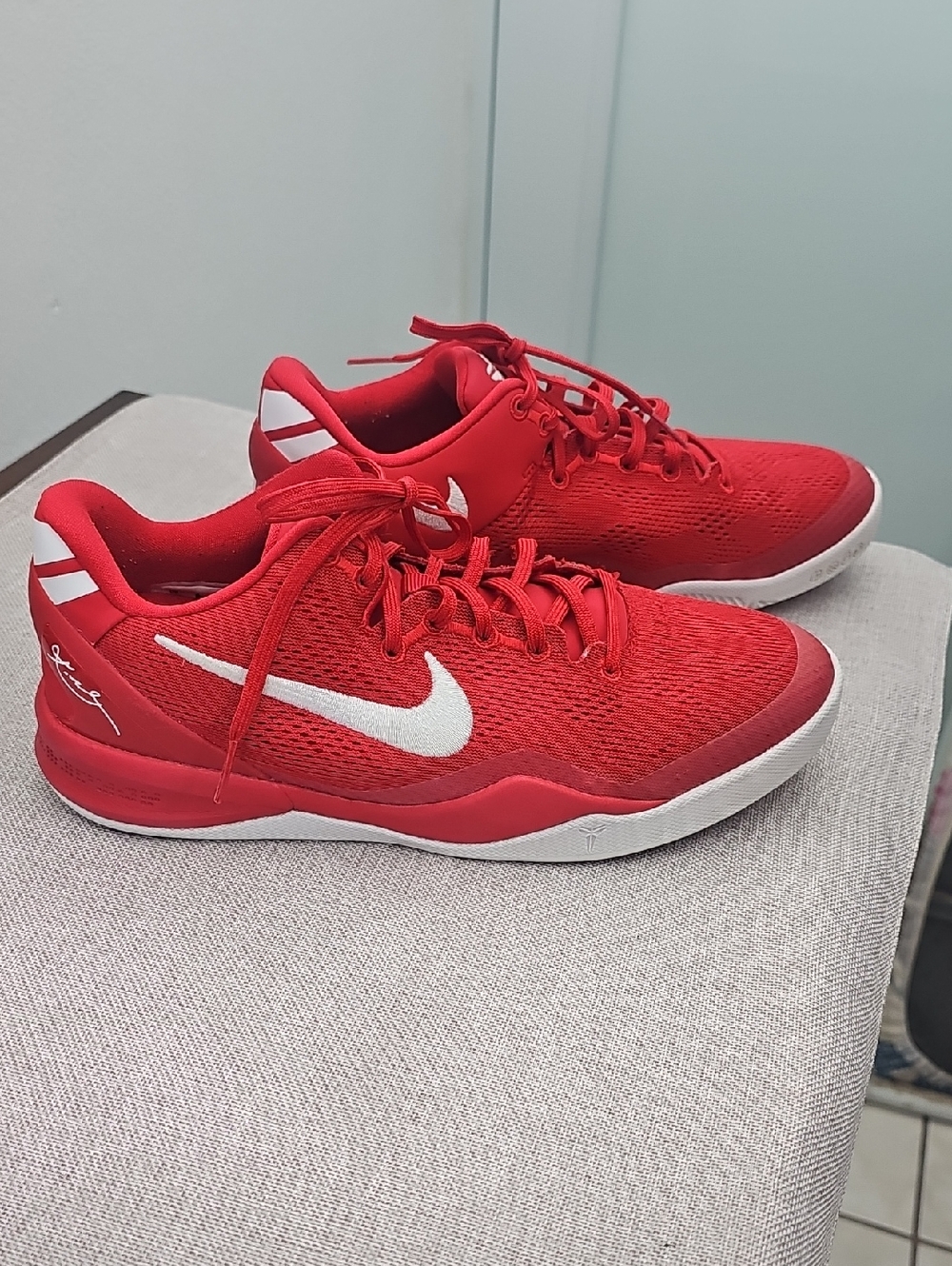 Nike Grade School Kobe 8 Youth Size 7Y. University Red. FN0266-601